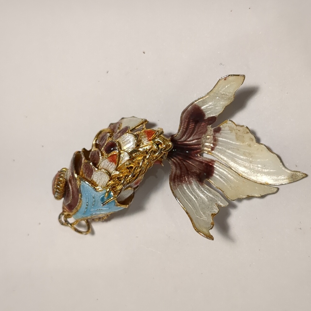 Large cloisonne articulated fish pendant/charm. Gold, pearl, copper, purple. - Picture 10 of 11